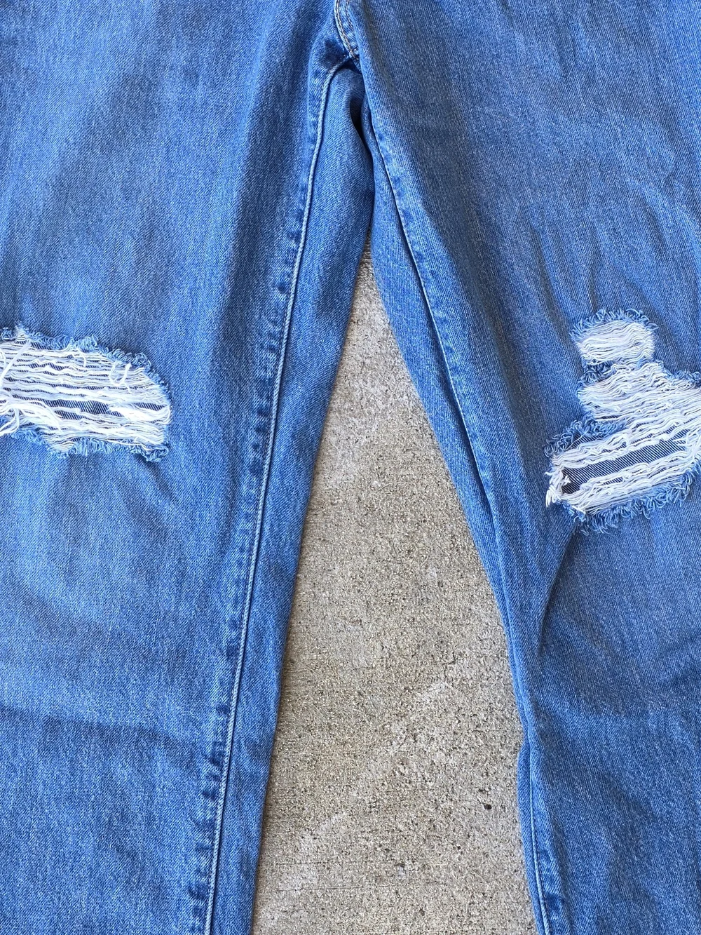 Levi’s High Waisted Straight Jeans Distressed W28